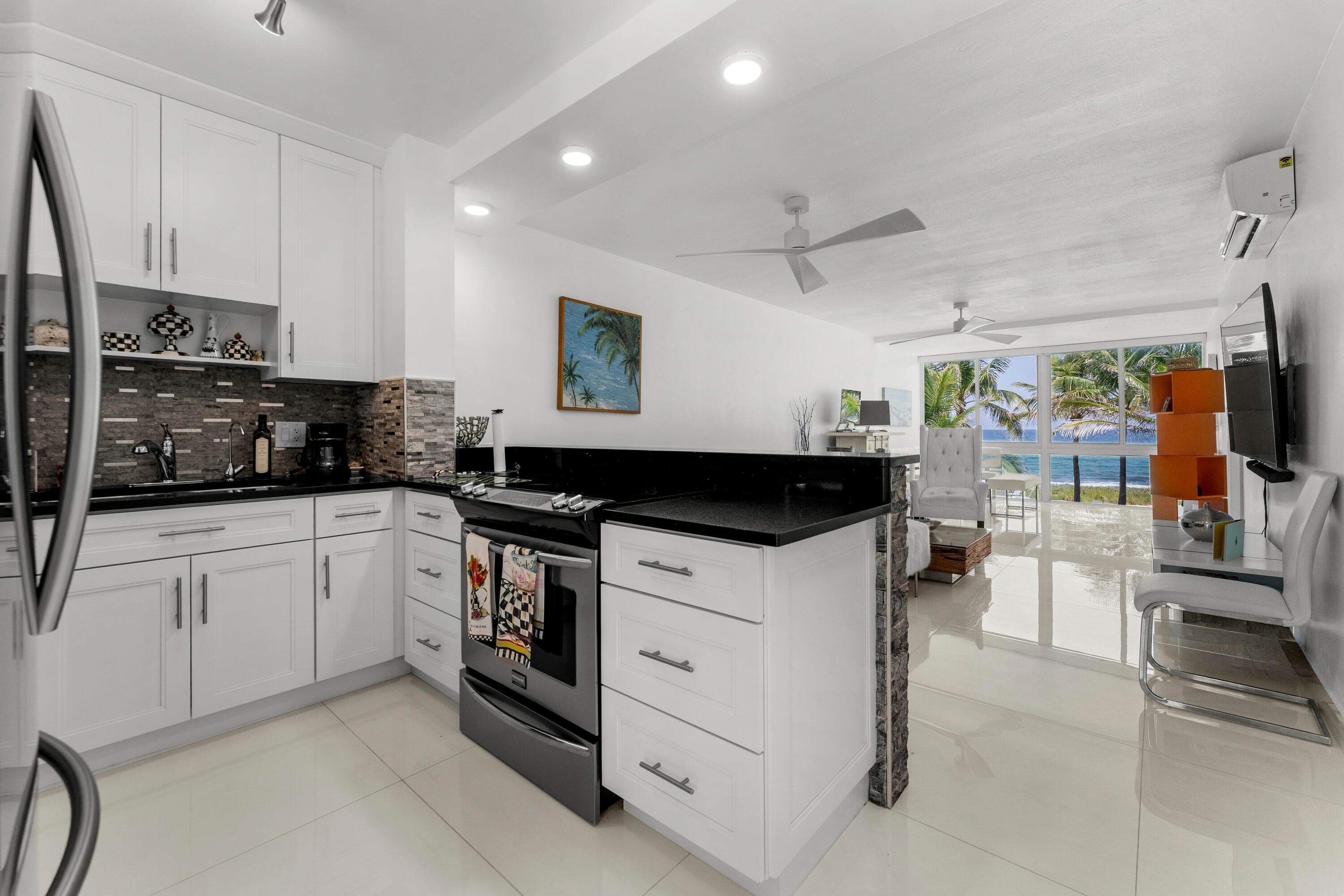 1041 Hillsboro Mile 5, Hillsboro Beach, FL 33062, Unit 5 - Photo 3